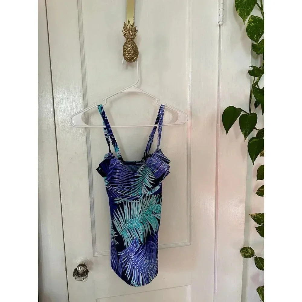 Island Escape Women’s size 14 tropical pattern swim top